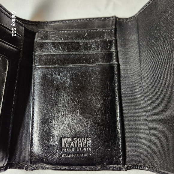 Wilson Leather Women's Wallet - Picture 5 of 5